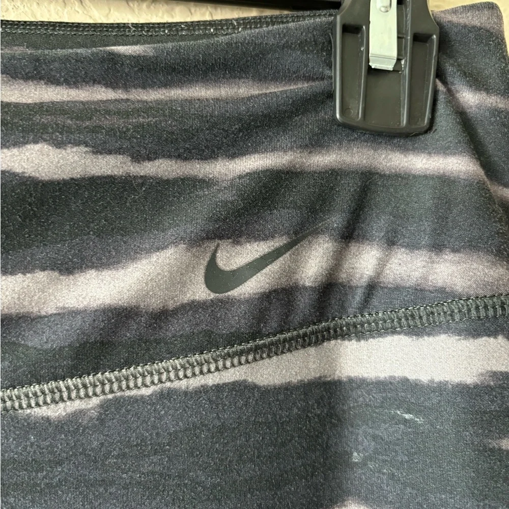 Nike Women Striped Legging Dri Fit‎ Elastic Waist Pull On Black Gray Size M